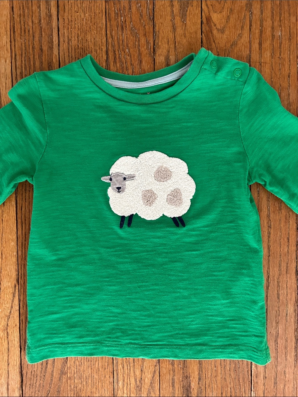 Baby Boden Green Long-Sleeve Tee with Sheep Appliqué (2-3Y)